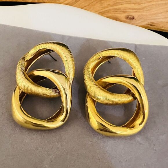 Vintage Large Modernist Geometric Earrings Interlocking Gold Tone Pierced 1460 - Picture 3 of 11